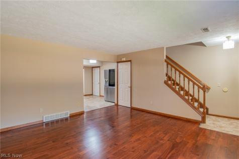 5008 Pine Point Stow OH 44224
