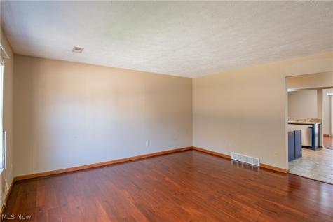 5008 Pine Point Stow OH 44224