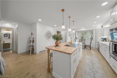 775-6 Hampton Circle Aurora OH 44202