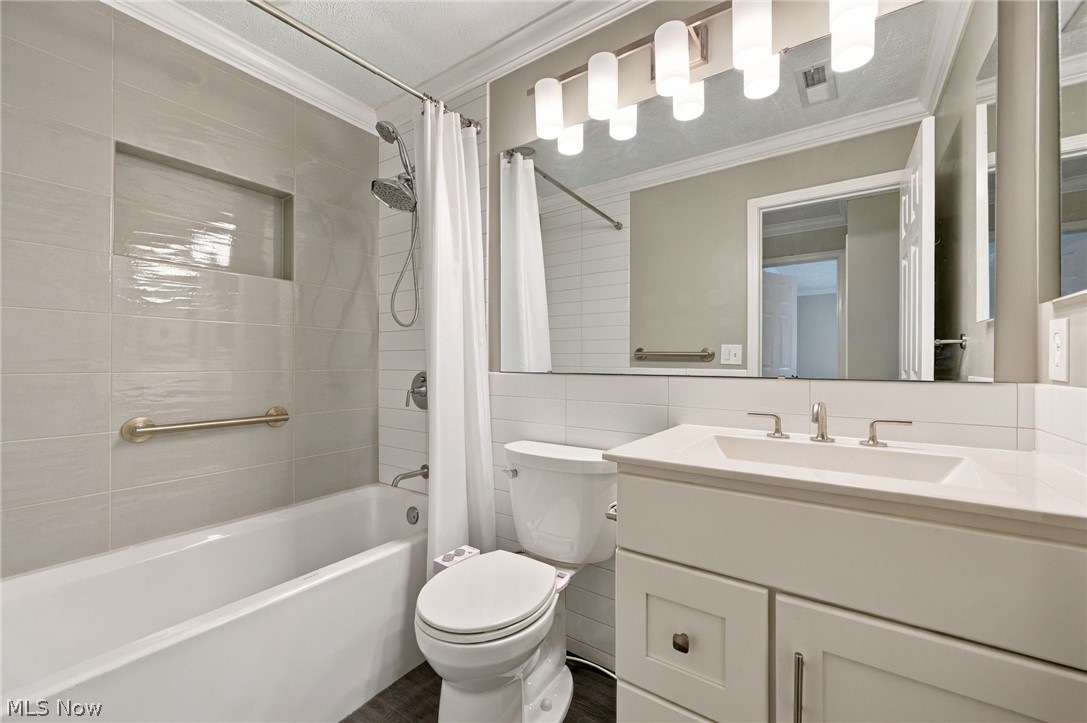 1448 Cedarwood Drive Westlake OH 44145