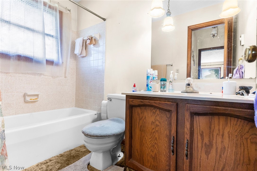 942 Canterbury Lane Salem OH 44460