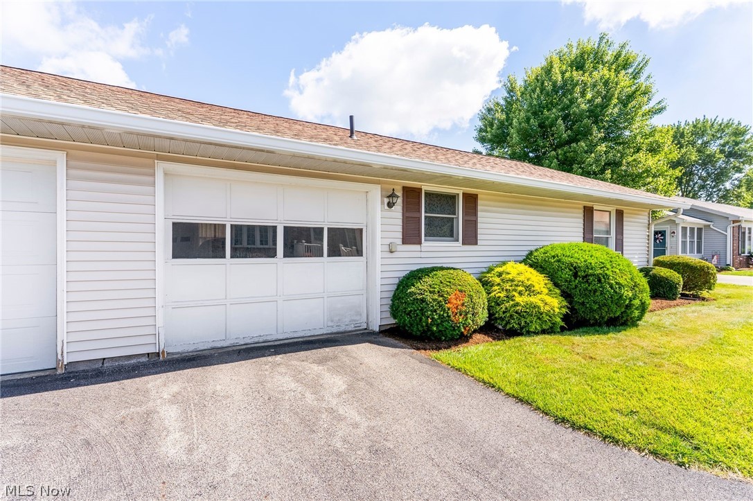 942 Canterbury Lane Salem OH 44460