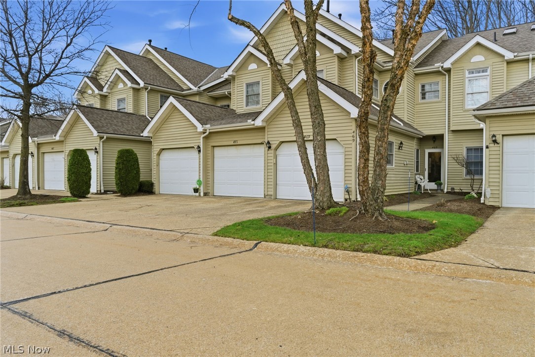 469 Eagle Trace Mayfield Heights OH 44124