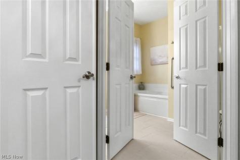 469 Eagle Trace Mayfield Heights OH 44124