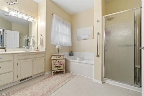 469 Eagle Trace Mayfield Heights OH 44124