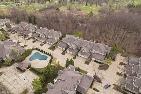 469 Eagle Trace Mayfield Heights OH 44124
