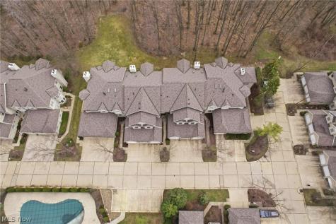 469 Eagle Trace Mayfield Heights OH 44124