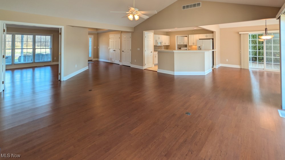709 N Vineyard Circle Port Clinton OH 43452
