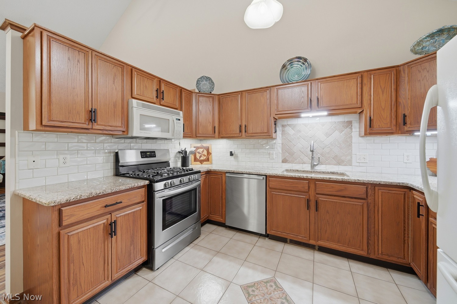 1543 Cambridge Avenue SW North Canton OH 44709