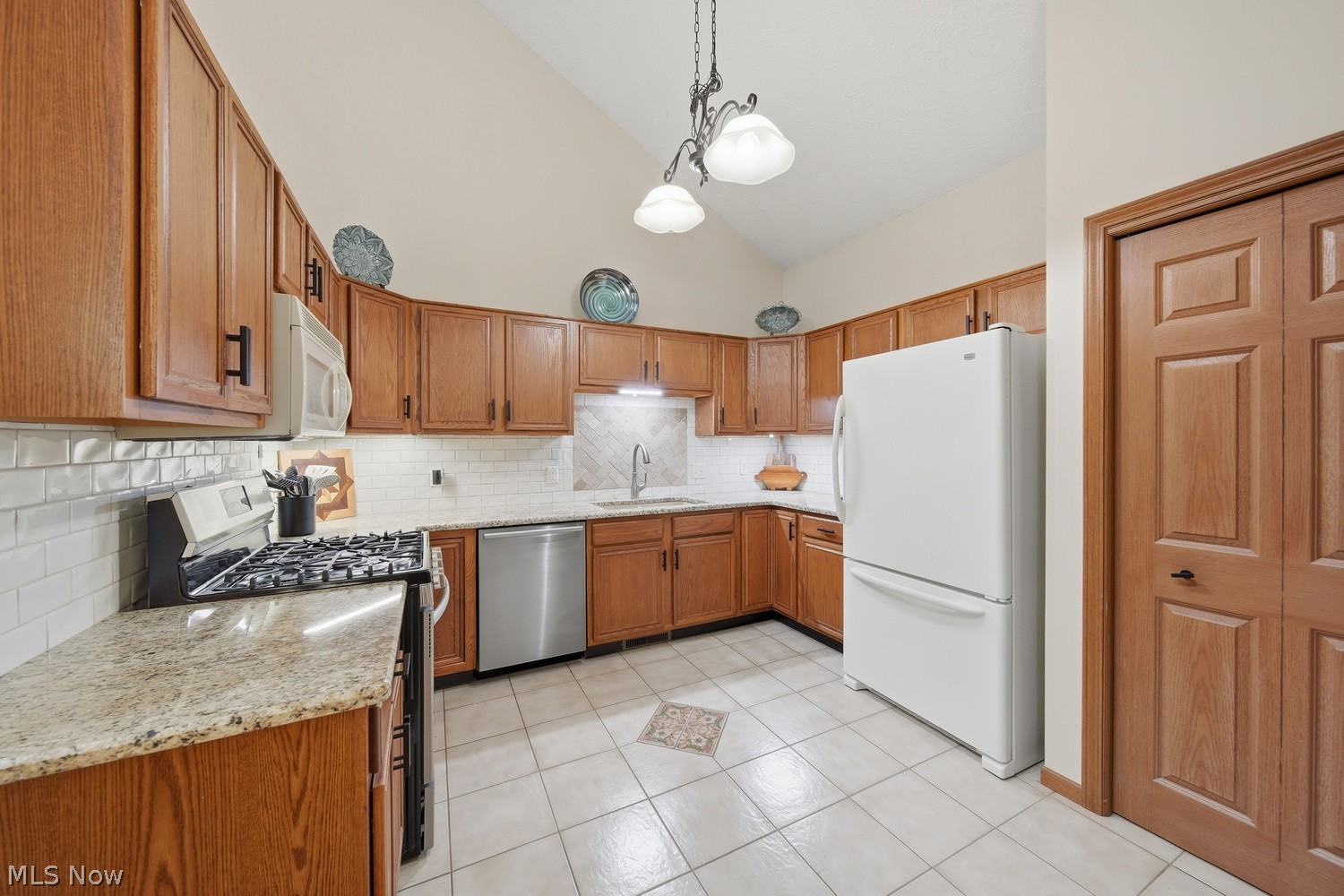 1543 Cambridge Avenue SW North Canton OH 44709