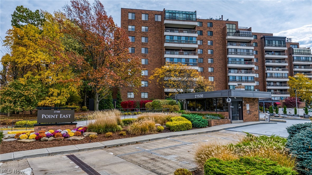 27500 Cedar Road Beachwood OH 44122
