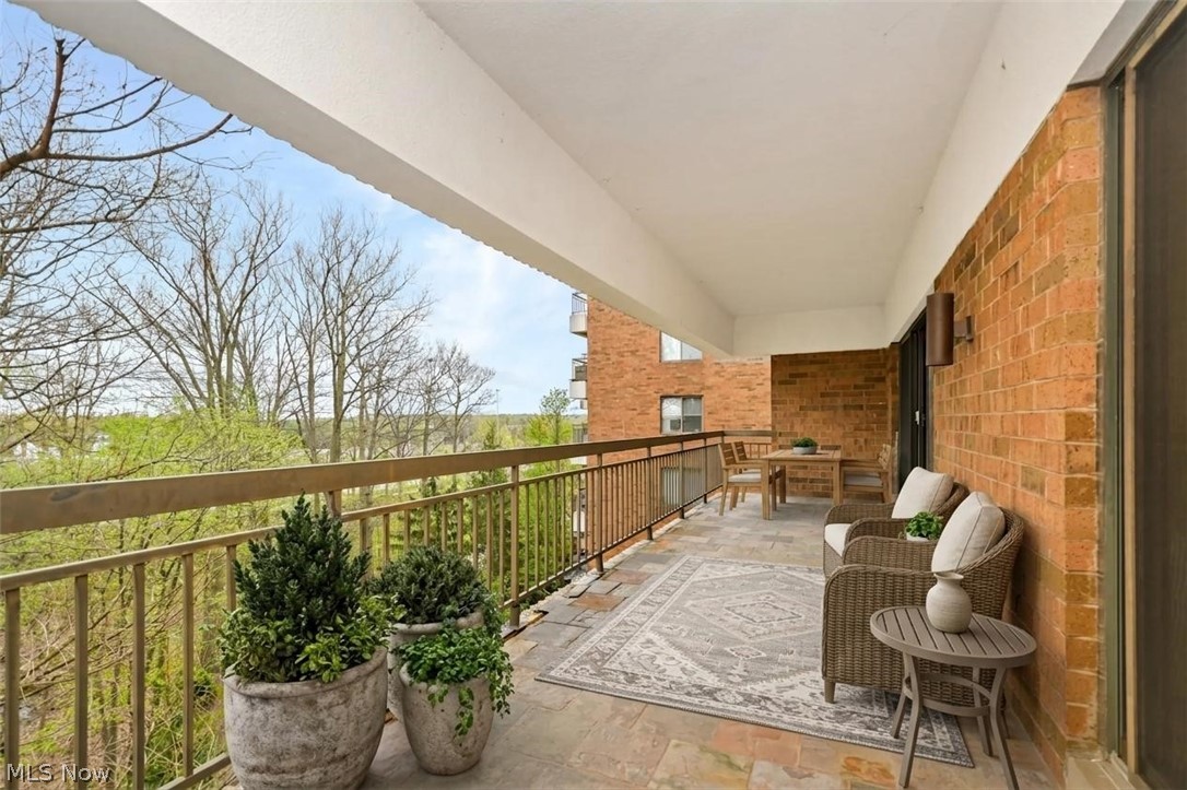 27500 Cedar Road Beachwood OH 44122