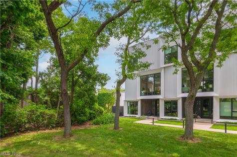1298 W 58th Street Cleveland OH 44102