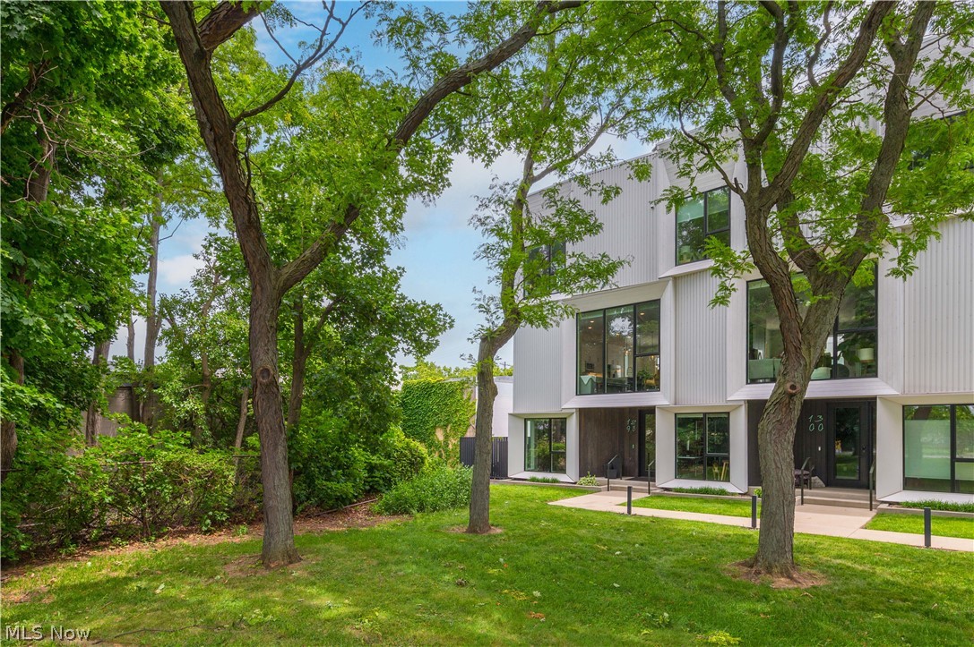 1298 W 58th Street Cleveland OH 44102