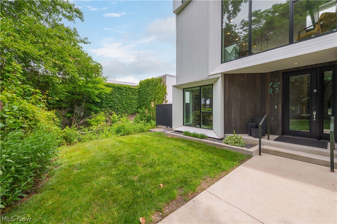 1298 W 58th Street Cleveland OH 44102