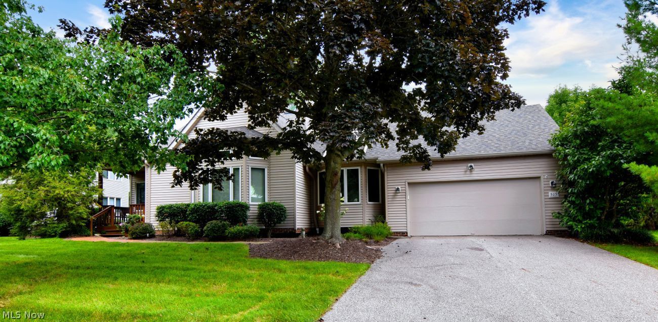 Chagrin Falls OH, 515 Dogwood Lane