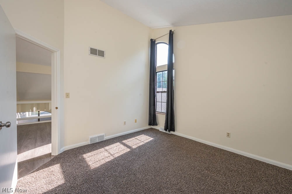 1163 Red Tail Hawk Court Youngstown OH 44512