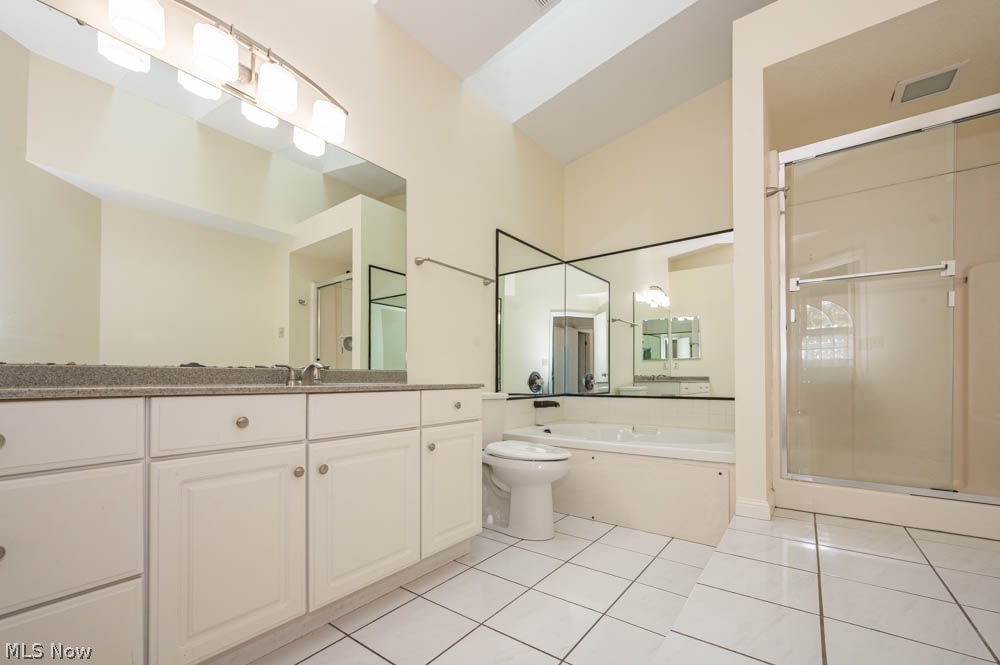 1163 Red Tail Hawk Court Youngstown OH 44512