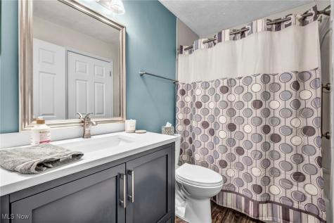 1804 Stoney Run Circle Broadview Heights OH 44147