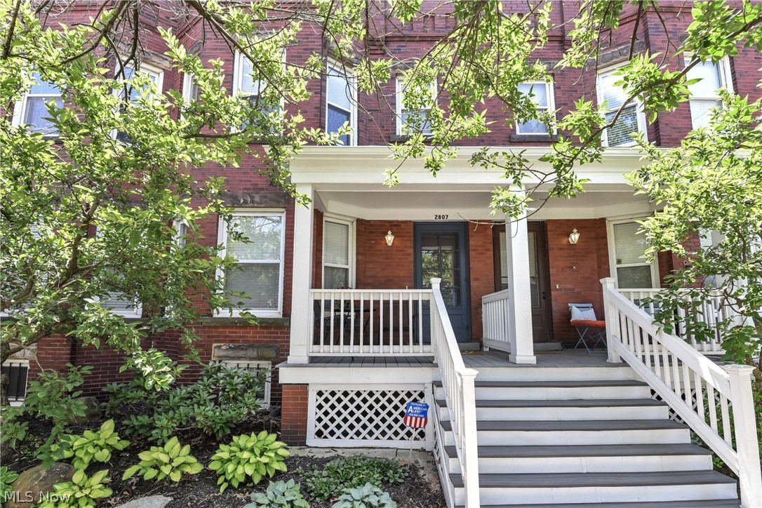 2807 Clinton Avenue Cleveland OH 44113