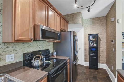 2807 Clinton Avenue Cleveland OH 44113