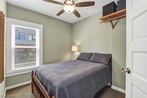 2807 Clinton Avenue Cleveland OH 44113