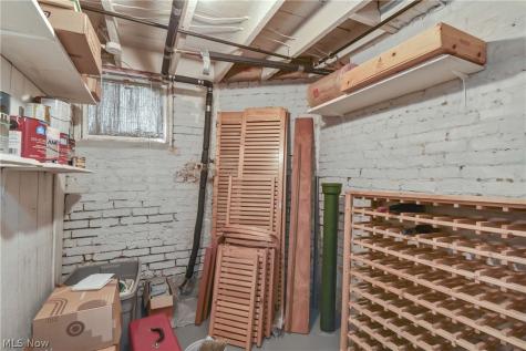 2807 Clinton Avenue Cleveland OH 44113