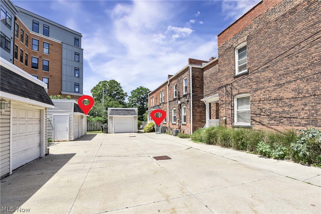 2807 Clinton Avenue Cleveland OH 44113
