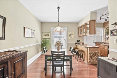 2807 Clinton Avenue Cleveland OH 44113