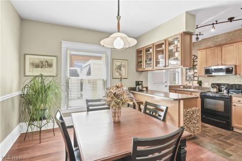 2807 Clinton Avenue Cleveland OH 44113