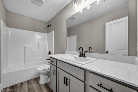 2087 Glenmont Drive Brunswick OH 44212
