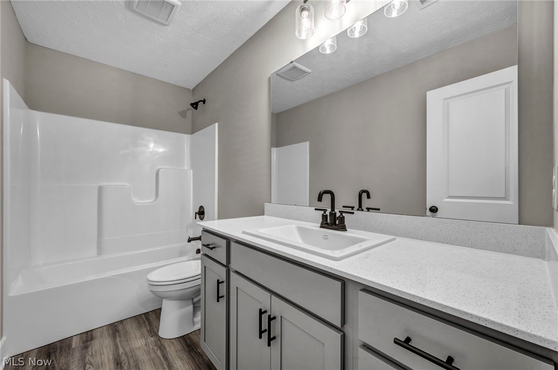 2087 Glenmont Drive Brunswick OH 44212