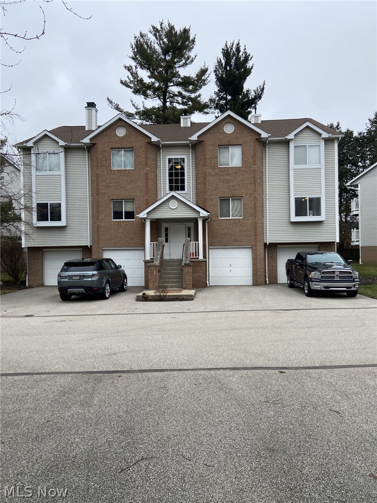 339 Village Pointe Drive Akron OH 44313
