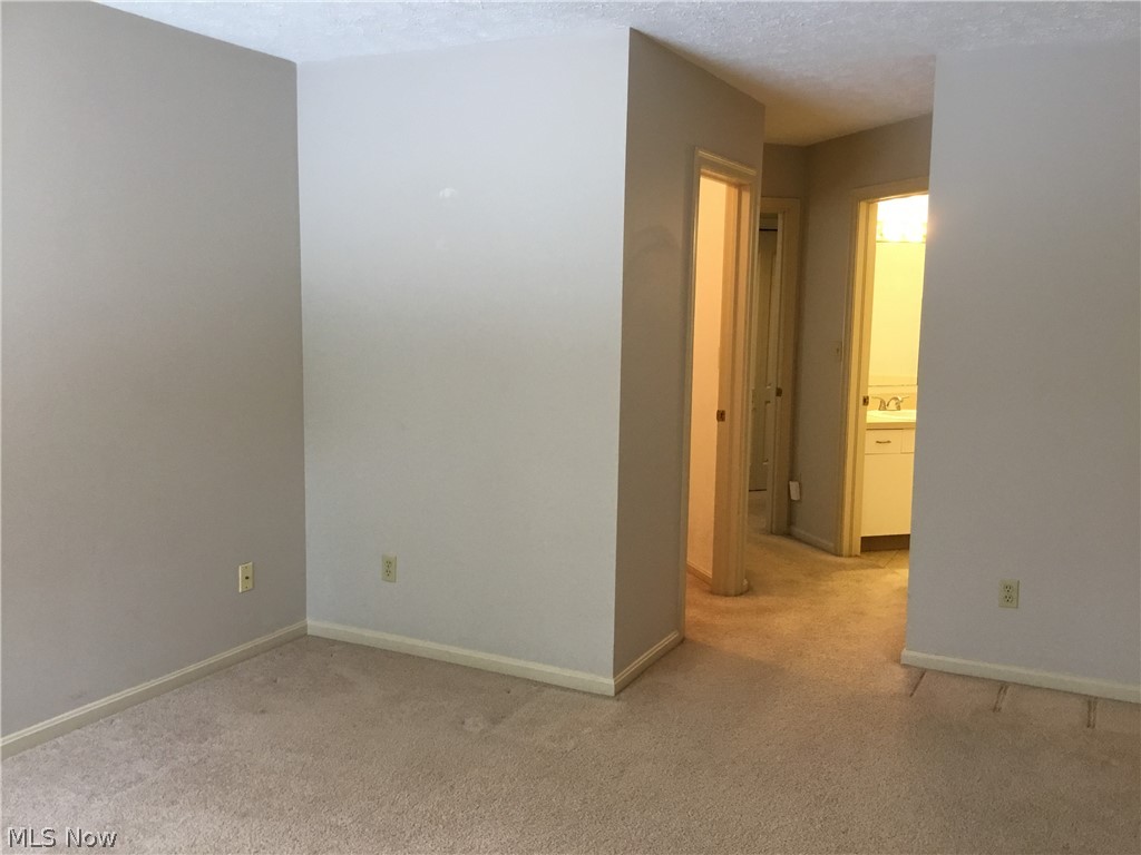 339 Village Pointe Drive Akron OH 44313