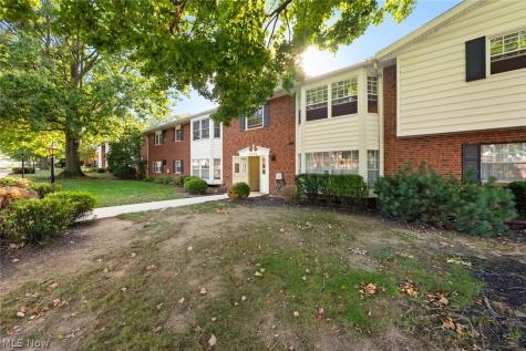 2876 Pease Drive Rocky River OH 44116