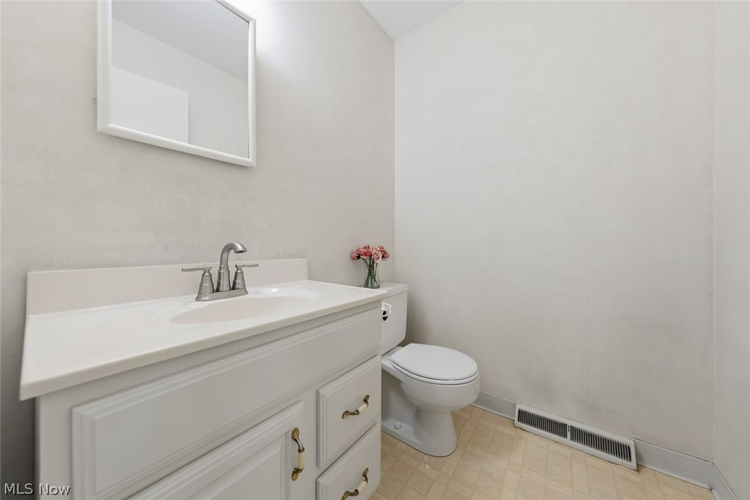 2876 Pease Drive Rocky River OH 44116