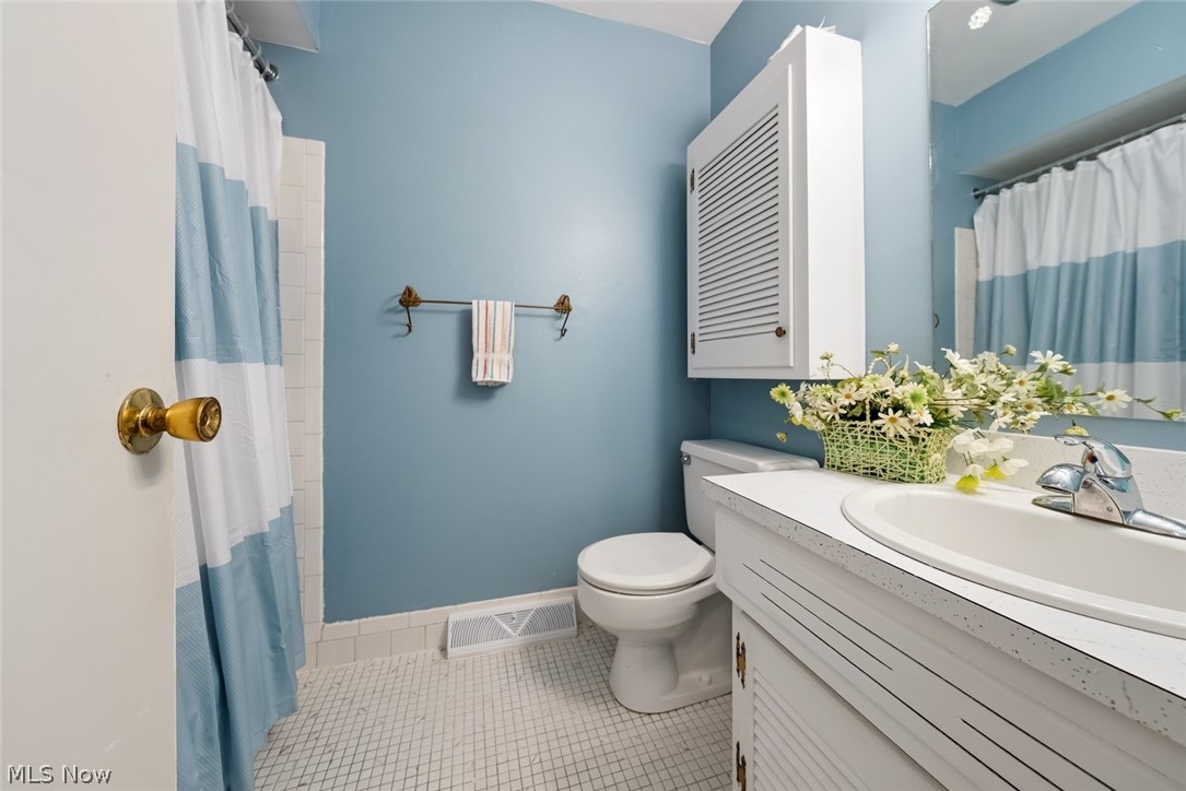 2876 Pease Drive Rocky River OH 44116