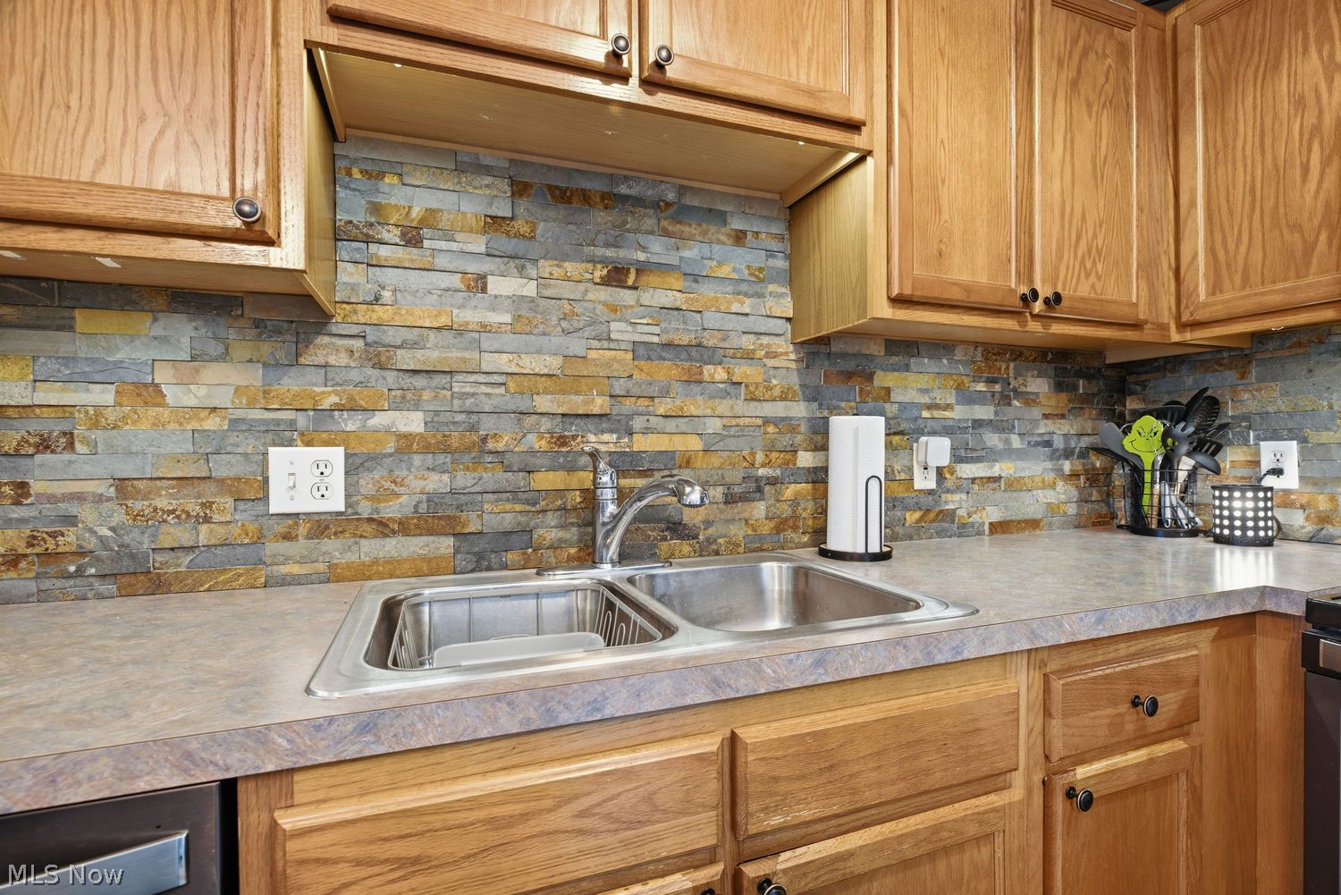 112 Meander Lane Elyria OH 44035