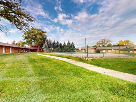 21834 River Oaks Drive Rocky River OH 44116