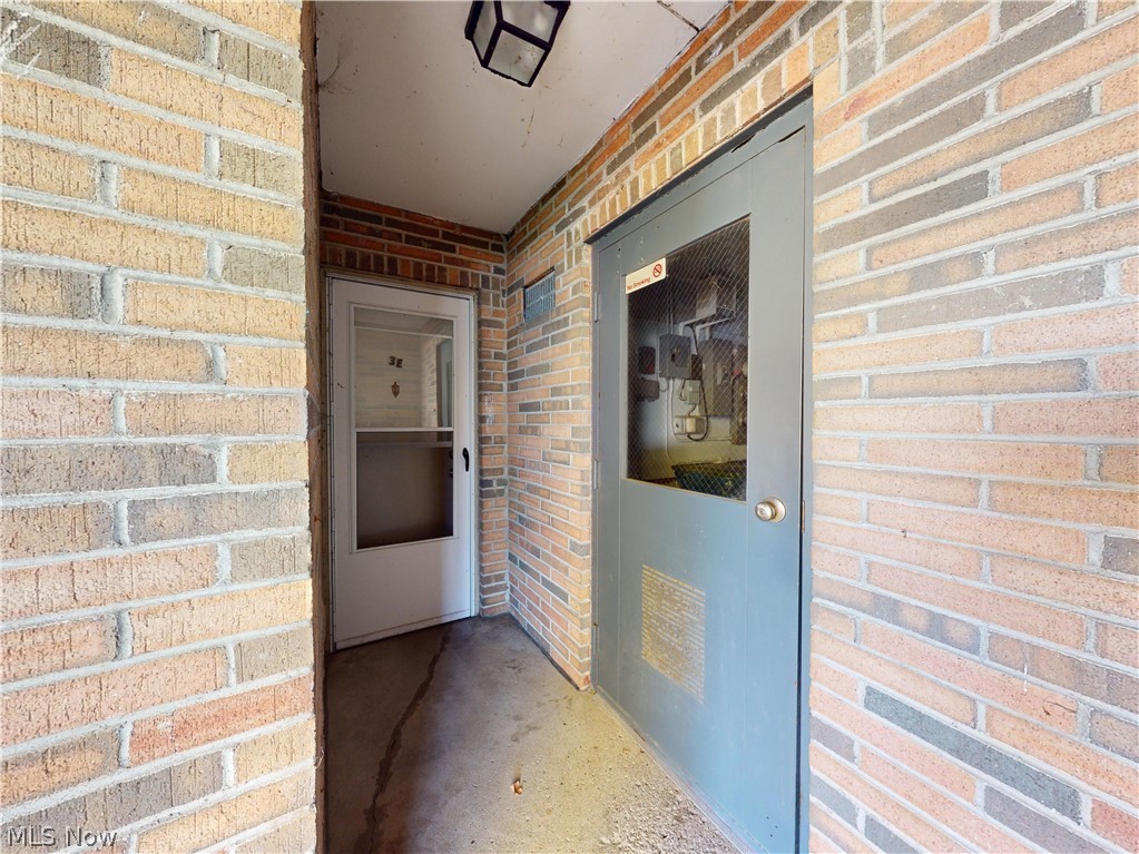 21834 River Oaks Drive Rocky River OH 44116