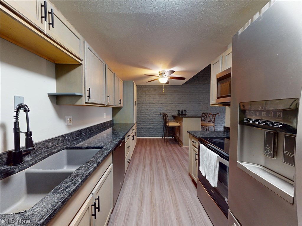 21834 River Oaks Drive Rocky River OH 44116