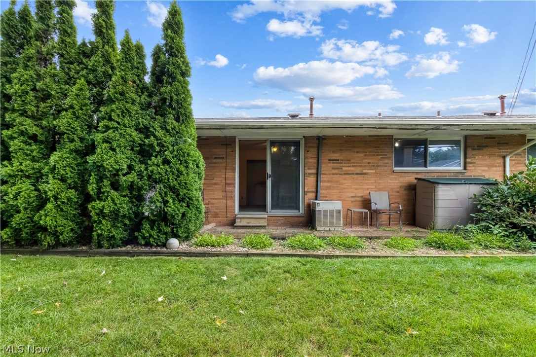 21884 River Oaks Drive Rocky River OH 44116