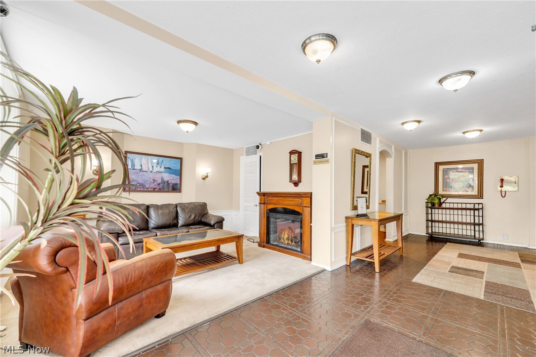 11811 Lake Avenue Lakewood OH 44017