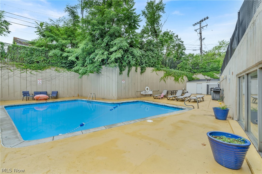 11811 Lake Avenue Lakewood OH 44017