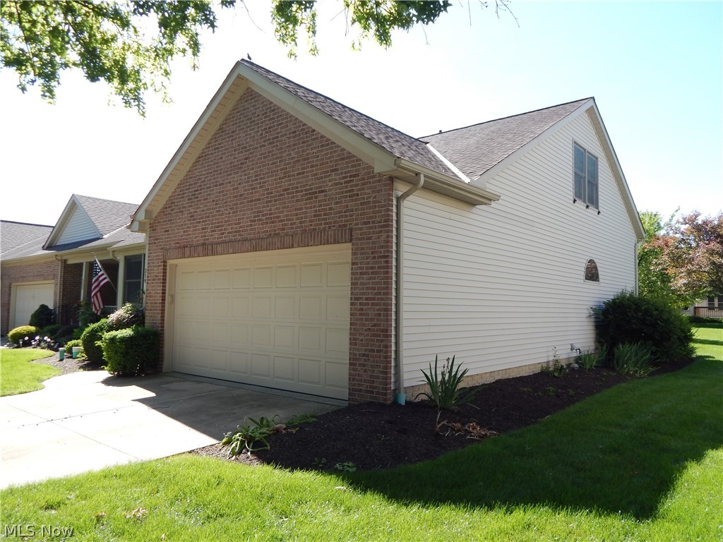219 Bridgeport Drive Elyria OH 44035