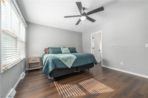219 Bridgeport Drive Elyria OH 44035