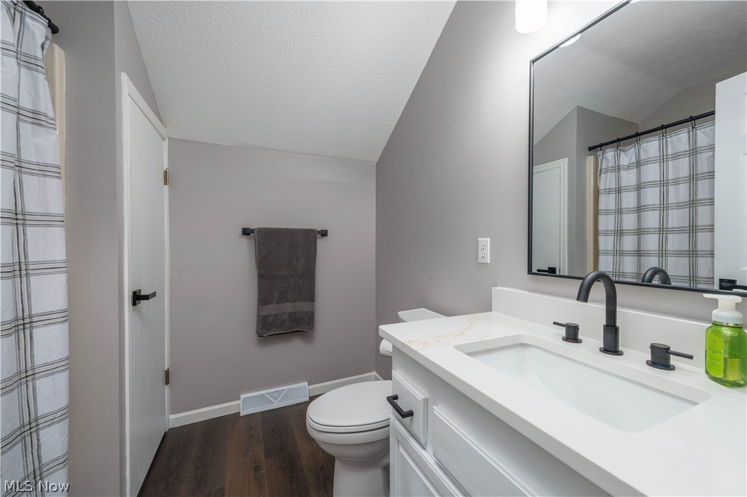 219 Bridgeport Drive Elyria OH 44035