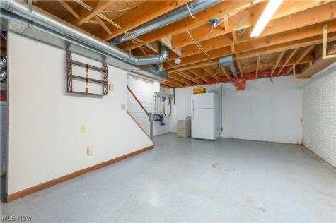219 Bridgeport Drive Elyria OH 44035