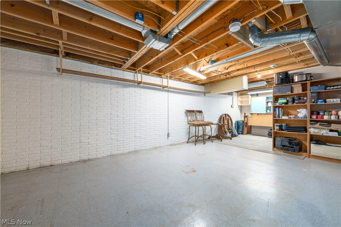 219 Bridgeport Drive Elyria OH 44035