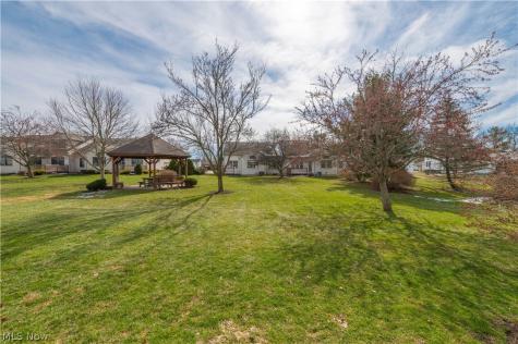 219 Bridgeport Drive Elyria OH 44035